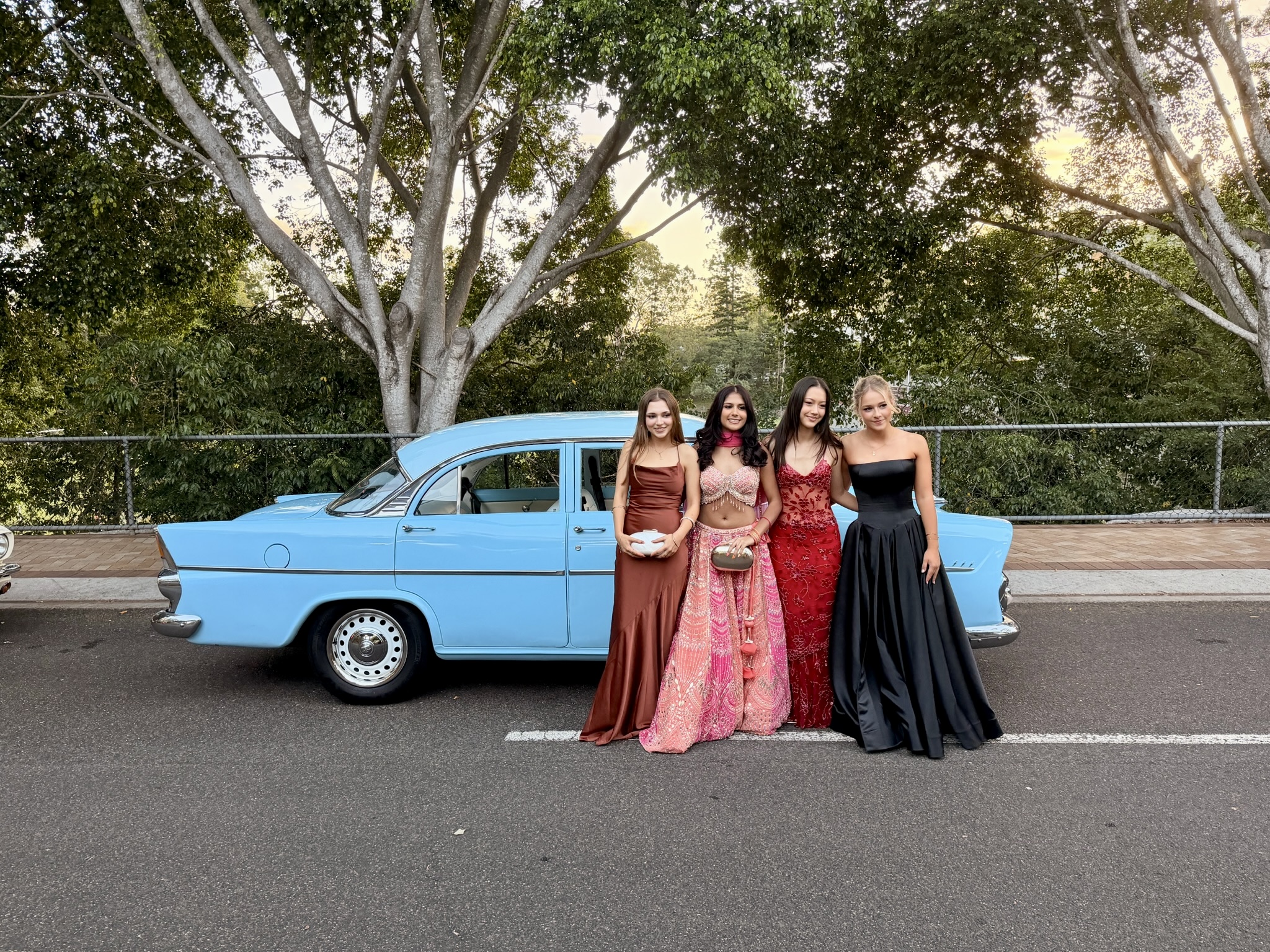 Classic vintage car available for Sydney school formal chauffeur hire and photo shoots